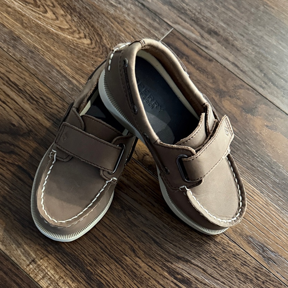Brown Kids Boat Shoes by Sperry Top - Sider size 10
CB43165
Leather upper